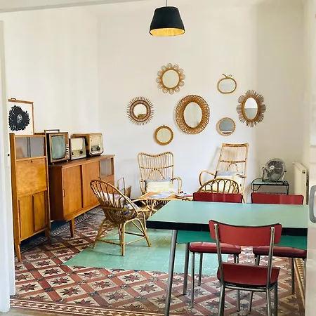 Les Cagettes En Bed & Breakfast